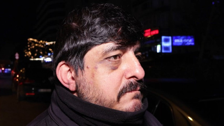 Motokurye özür diledi, yine de ikna olmadılar: Öfkeli grup kaskını alıp saldırdı | Ölümden döndüm