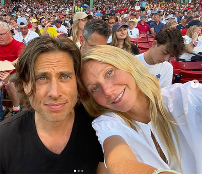 İkinci kocasıyla balayına giderken onu da çağırmıştı: Eski kocaya yeni yaş kutlaması... Bana verdiğin çocuklar için teşekkür ederim