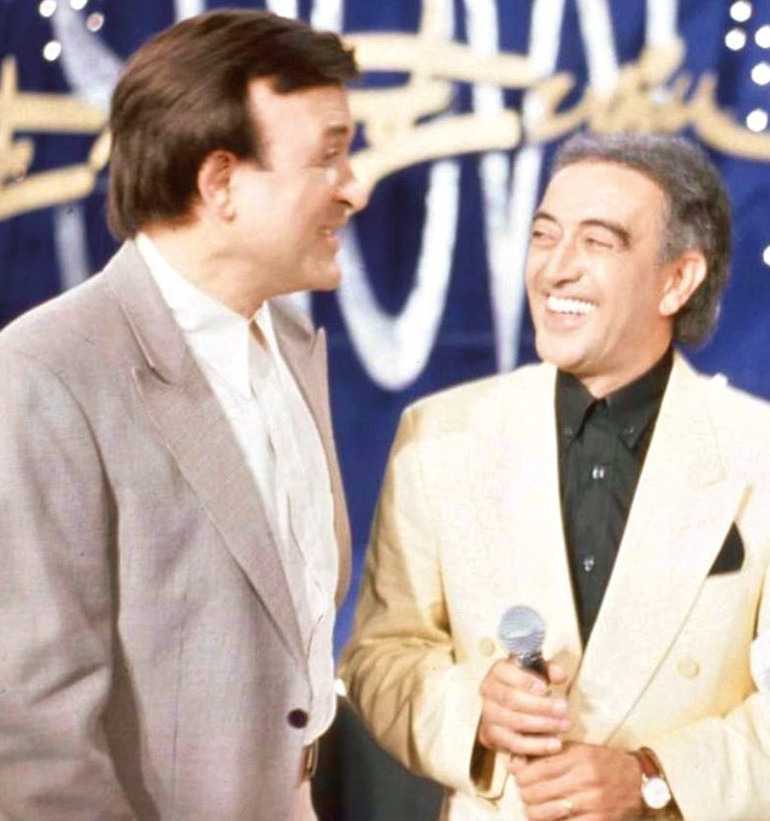 Dostları Cemal Reşit Reye akın etti... Türkü Akbayramdan babası Edip Akbayrama duygusal veda: Hoşça kal babacığım