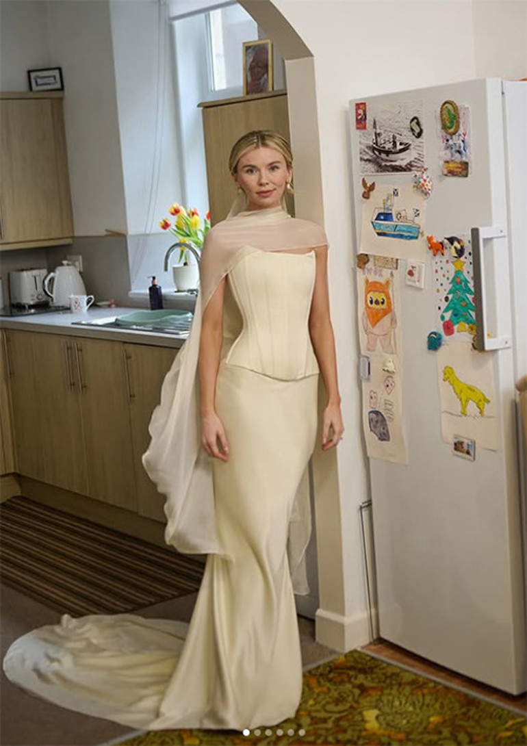 Ekranın ünlü yıldızı resmen sevdiğine kaçtı... Balıkçı teknesinde düğün