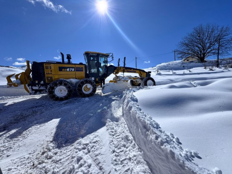 Mart kapıdan baktırdı: Yollar kapandı, eğitime ara verildi... Ekipler aralıksız mücadele veriyor