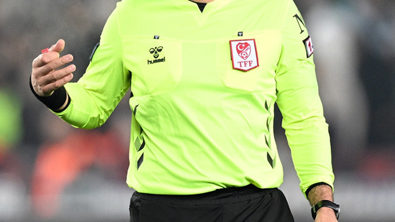 Hürriyet yazarları Futbol Konseyinde gündemi değerlendirdi: Eleştirdiğimiz Mourinhoya hepimizin özür borcu var | Okan Buruk, Galatasarayda yalnız adam