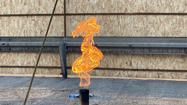 İnşaat çalışmasında 45 metre derine inilince sürprizle karşılaştılar: 3 gündür yanıyor