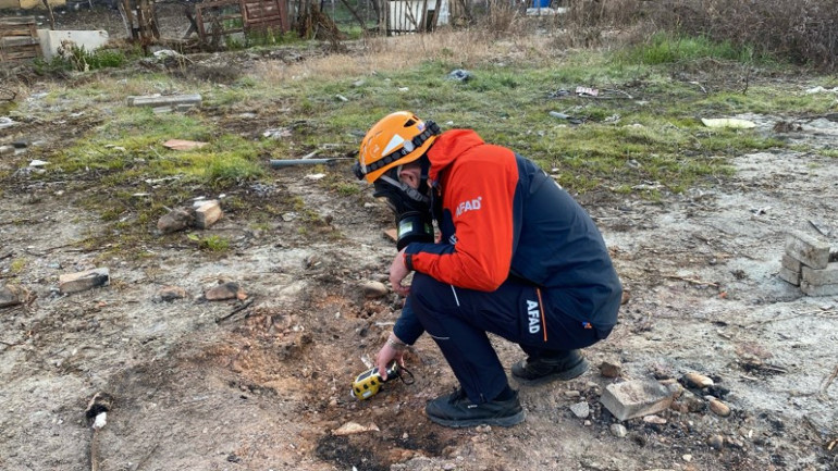İnşaat çalışmasında 45 metre derine inilince sürprizle karşılaştılar: 3 gündür yanıyor