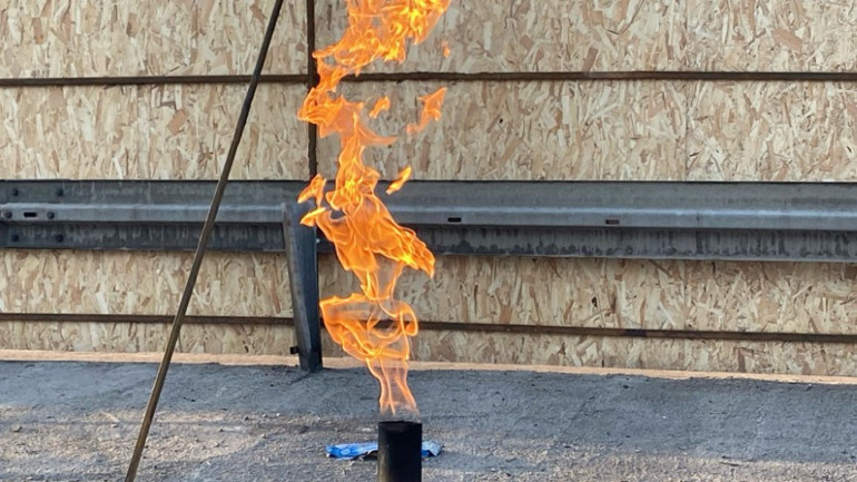 İnşaat çalışmasında 45 metre derine inilince sürprizle karşılaştılar: 3 gündür yanıyor