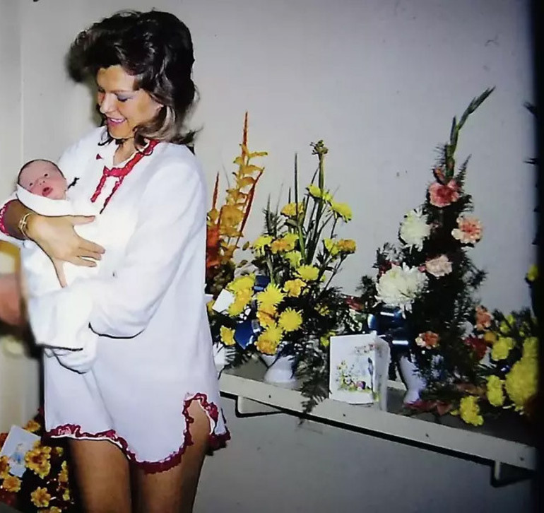 ABDyi karıştıran fotoğraf karesi Elon Muskın annesi başkanlık uçağında