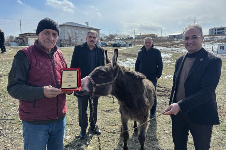 Elazığlı vatandaşın hikayesi kalpleri ısıttı... Türkiyenin dört bir yanından destek telefonu alıyor