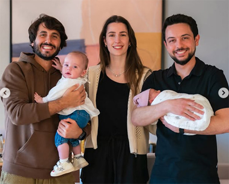 Kalabalık aile yemekte buluştu: Kaynanasının göz bebeği