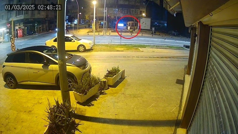 Antalyada paramedik Hamit Aras dövülerek öldürülmüştü Yoldaki son görüntüleri ortaya çıktı