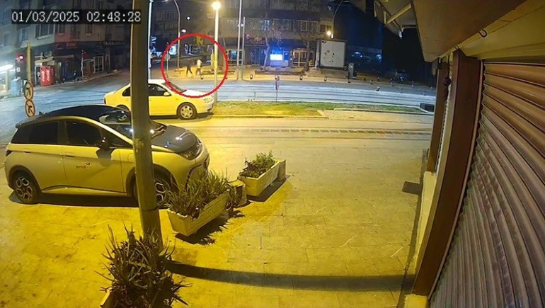 Antalyada paramedik Hamit Aras dövülerek öldürülmüştü Yoldaki son görüntüleri ortaya çıktı