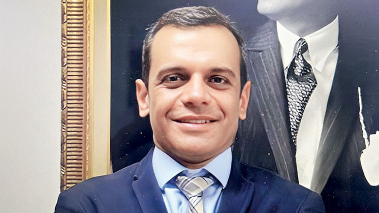 ‘Beynime çip taktın’ dedi, doktor bıçakladı... Komplo teorisi can alıyordu