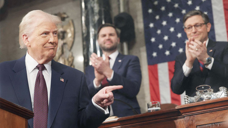 Trump konuştu Kongre bölündü: Bir yanda alkışlar bir yanda protestolar... Altın çağ vaat etti