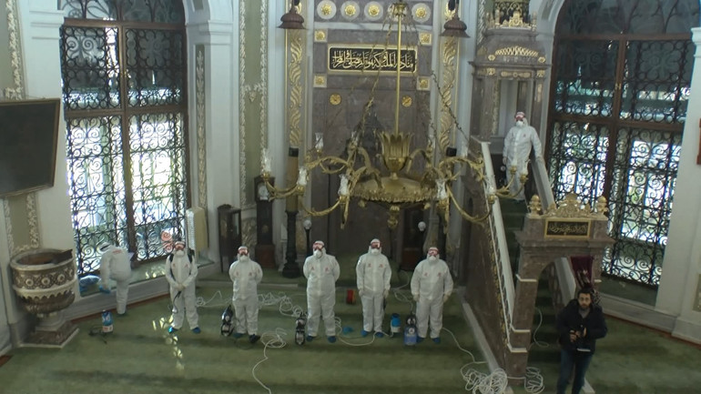 Hırka-i Şerif Camii gül suyuyla temizlendi; yarın ziyarete açılıyor