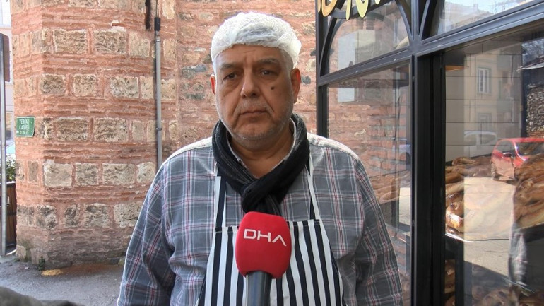 Rum kalfa Ramazan ayında işsiz kalmamak için poğaçayı böyle üretti: 92 yıllık gelenek bugün de devam ediyor