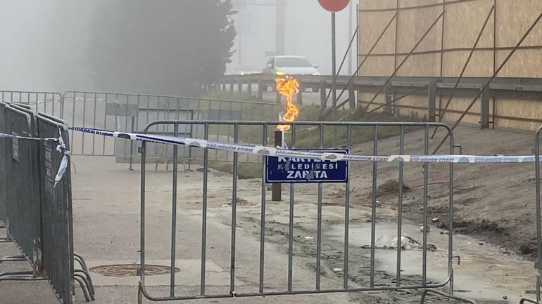 Kocaelide bulunan gaz 4 gündür aralıksız yanıyordu... Ekipler ölçüm yapıp yeniden alevlendirdi