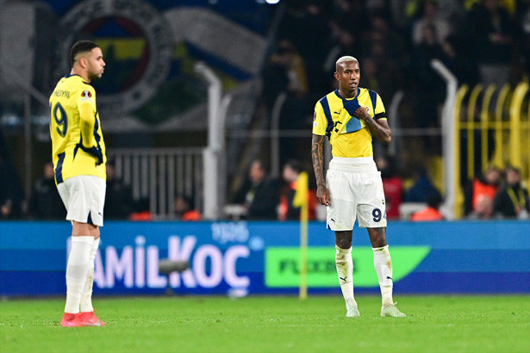 Kadıköydeki Rangers yenilgisi sonrası Mourinhoya sert eleştiri Çok yazık oldu Fenerbahçeye yakışmadı