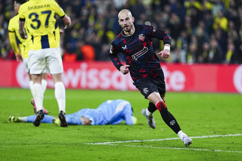 Kadıköydeki Rangers yenilgisi sonrası Mourinhoya sert eleştiri Çok yazık oldu Fenerbahçeye yakışmadı