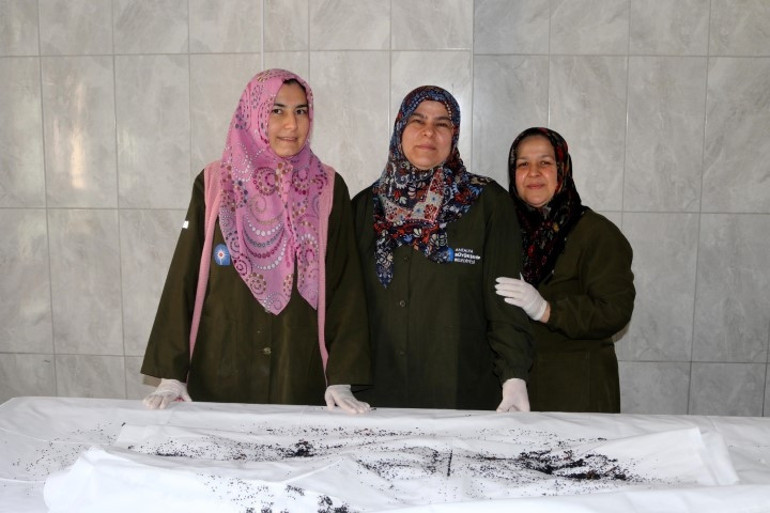 Yaptıkları meslek duyanları korkutuyor... | Bizi görünce insanların aklına ölüm geliyor
