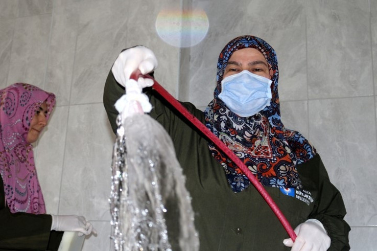 Yaptıkları meslek duyanları korkutuyor... | Bizi görünce insanların aklına ölüm geliyor