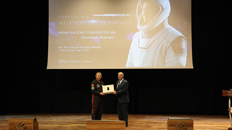 Alper Gezeravcı, Hasan Kalyoncu Üniversitesi öğrencileriyle buluştu