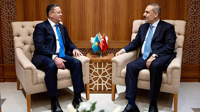 Dışişleri Bakanı Fidandan Suudi Arabistanda yoğun diplomasi trafiği