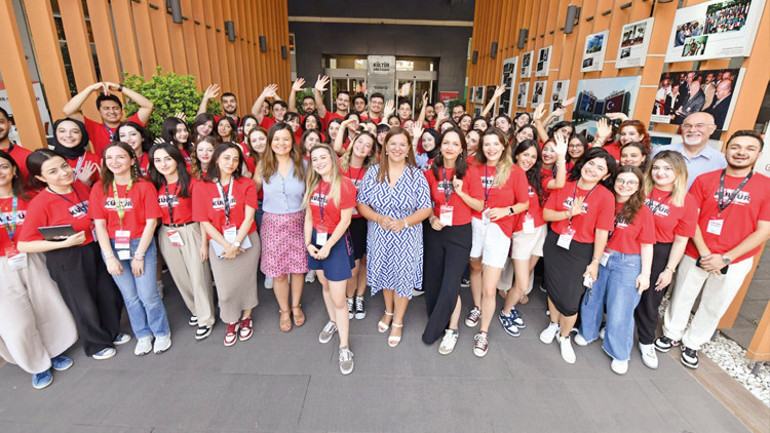 Bir başarı hikâyesi: Tarladan rektörlüğe