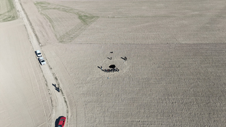 Karamanda korkutan görüntü Bu obruk çok ürpertici Köye yakın bir noktada