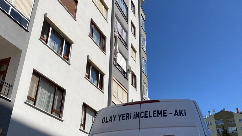 Çarşafları birbirine bağlayıp inmeye çalıştı: 19 yaşındaki genç kız ölümden döndü