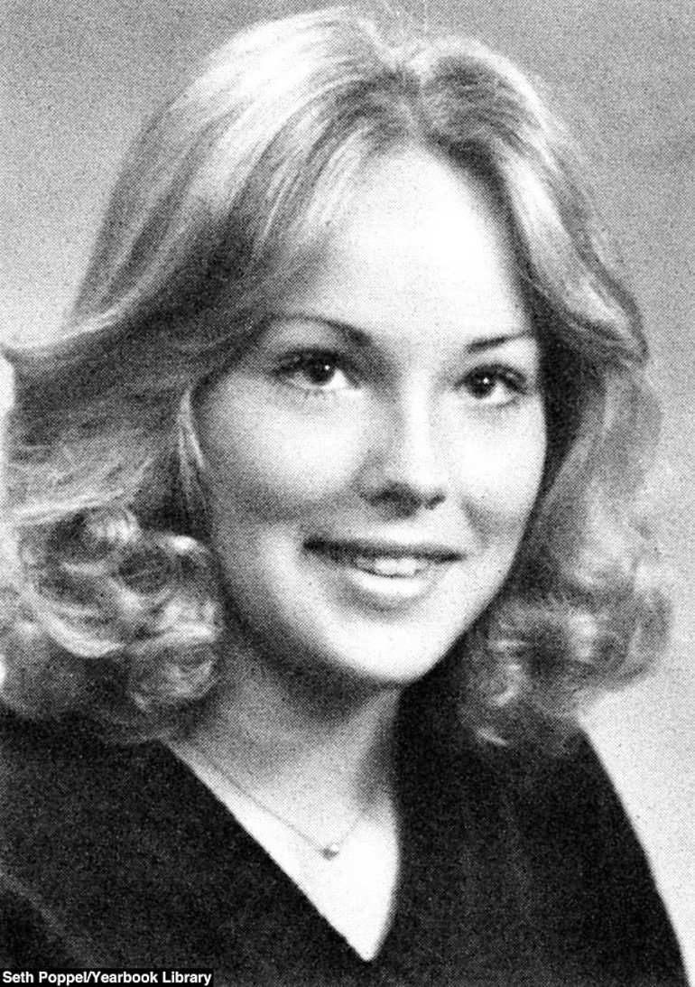 Bu pozları verirken her şeyden habersizdi… Güzellik yarışmasına katılınca hayatı değişti… Artık adını dünya biliyor