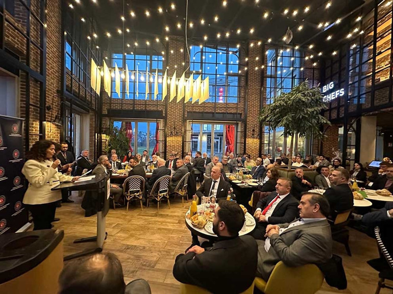 Stuttgart Başkonsolosu’ndan anlamlı iftar