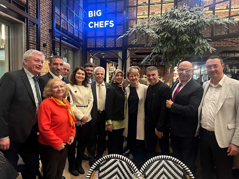 Stuttgart Başkonsolosu’ndan anlamlı iftar
