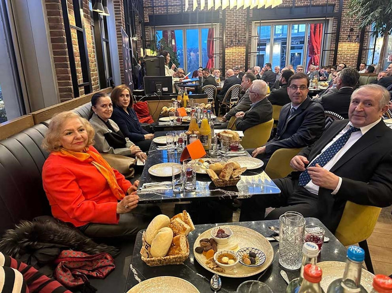 Stuttgart Başkonsolosu’ndan anlamlı iftar