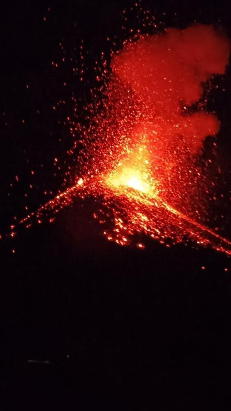 Fuego Yanardağı patladı Yüzlerce aileye tahliye