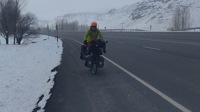 Eksi 18 derecede pedal çevirdi