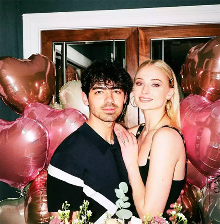 Kocasını boşayıp tenha sokaklarda kaçamak yapıyordu... Gizli aşk artık gece gezmelerinde