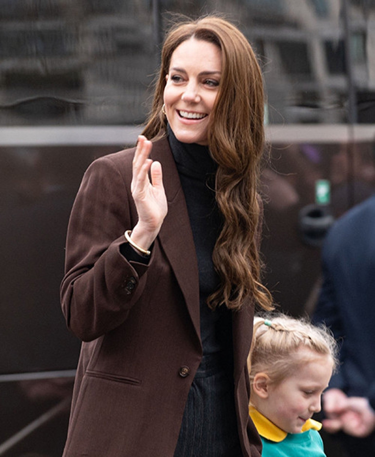 Sen yine gül tabii... Yüzünde güller açsın... Ama herkes seni o kadar da sevmiyormuş