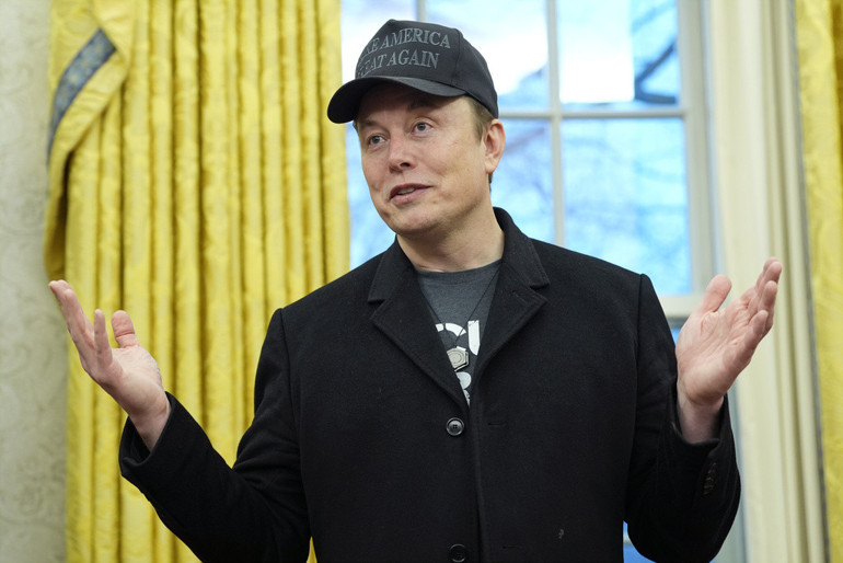 Elon Musk lisedeyken neden okul değiştirdi Babasıyla arası neden bozuldu Her şeyin açıklaması çocukken yaşadıkları mı