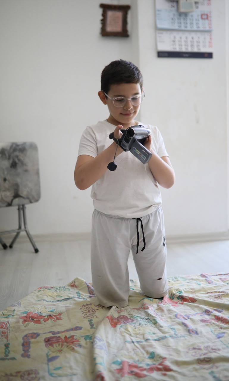 Arasın dramı son buldu Bir güzel haber daha: İstediği yere tekerlekli sandalye ile değil yürüyerek gidecek