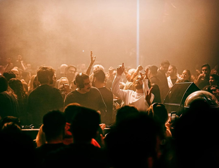 Tek sergi, çok sanatçı