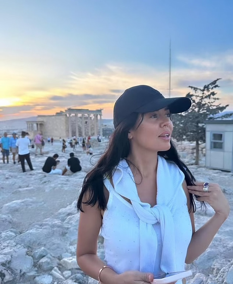 Korkudan evden çıkamaz hale geldi Masum bir selfie çektiğini sanıyordu, dört yıl boyunca cehennemi yaşadı...