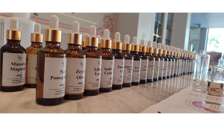 Tek sergi, çok sanatçı