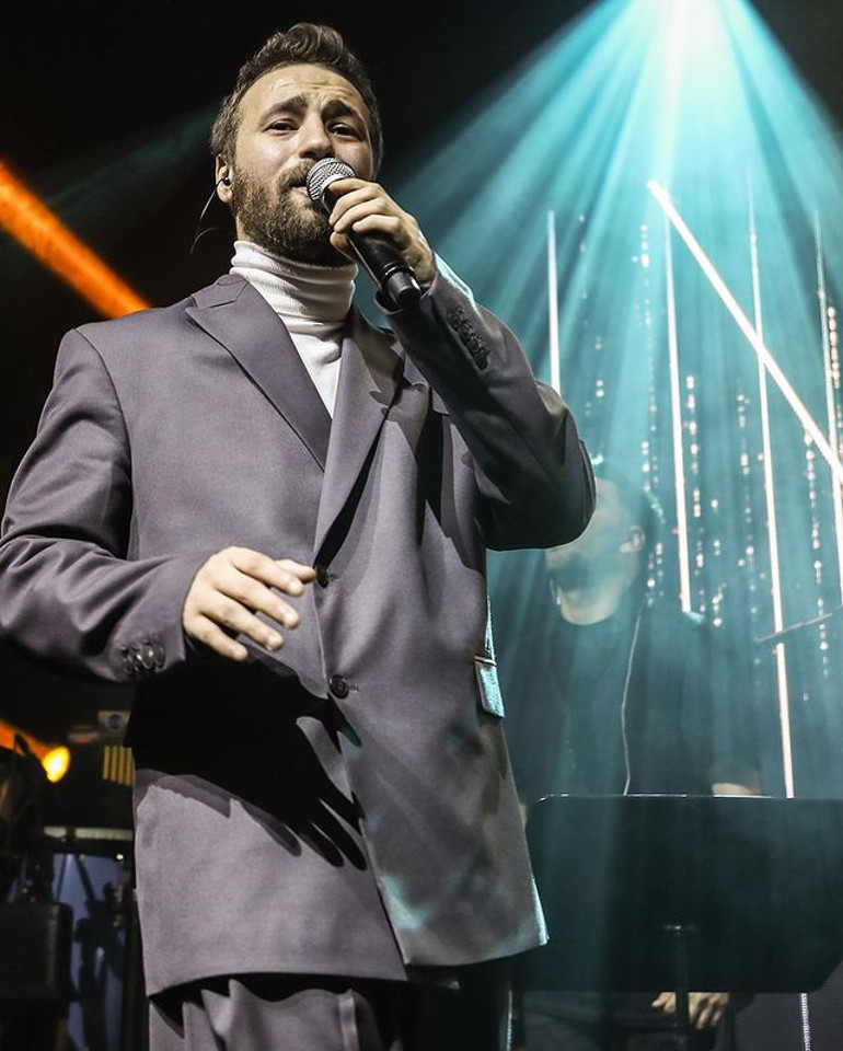 Tek sergi, çok sanatçı