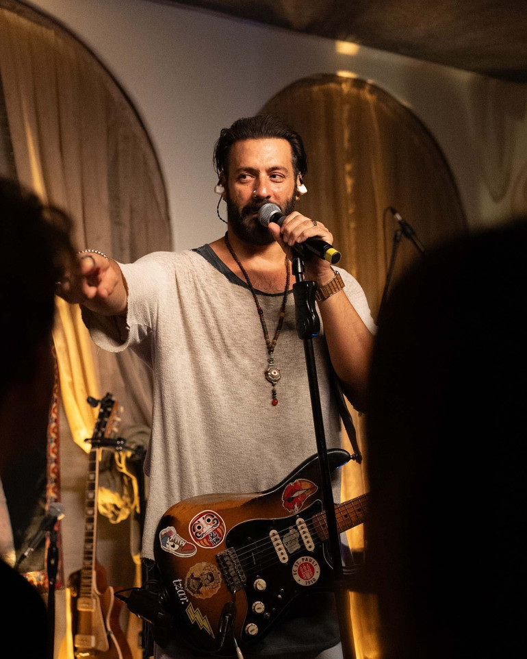 Tek sergi, çok sanatçı