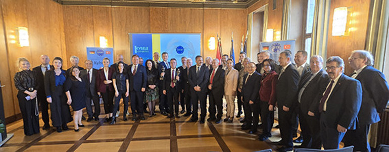 Muhittin Böcek ve Marcus König’e onur ödülü