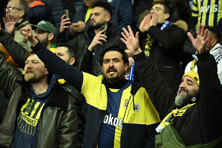 Londra’dan Glasgow’a sarı-lacivert çıkarması