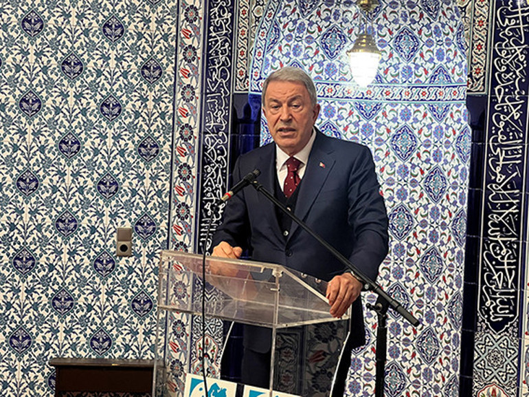 ‘2500 yıllık akıp giden dereyiz’