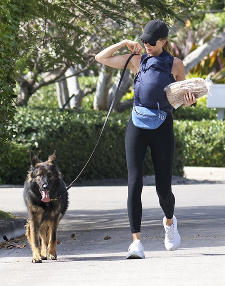 Kocasını bırakıp sevgilisinin kollarına koşmuştu… Bir aylık bebeğiyle ilk kez ortaya çıktı