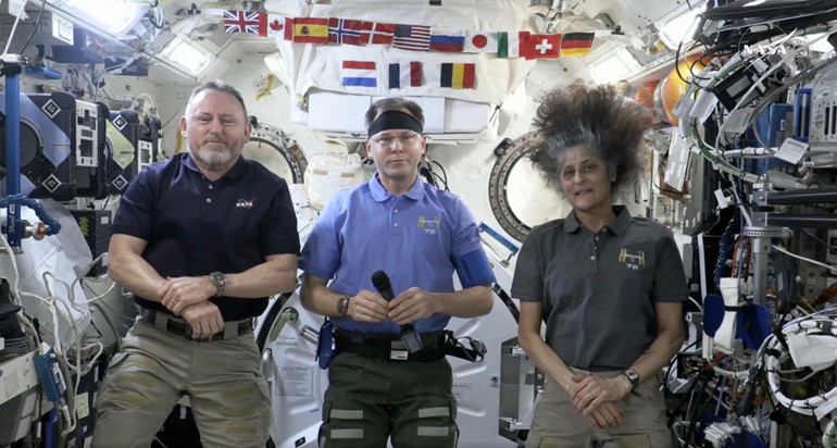 Dünya nefesini tuttu bekliyor: Uzayda mahsur kalan astronotları Dünyaya getirecek SpaceX kapsülü başarıyla fırlatıldı