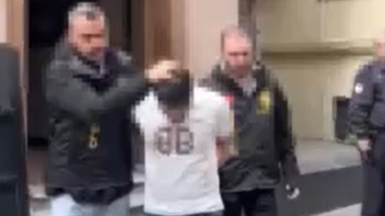 Görüntüler tepki çekmişti... Restoranda üniformalı serviste ceza belli oldu Şaşkına çeviren sosyal medya savunması