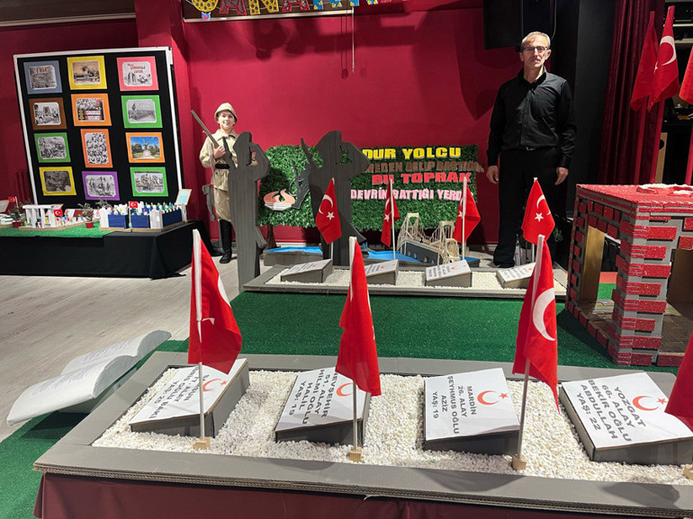Tek hayali oraya gitmekti... Çanakkale’yi okula getirdi